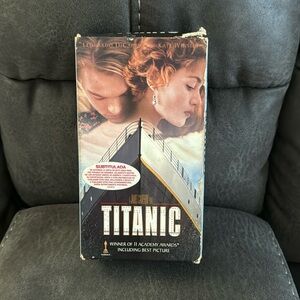 Vintage Titanic VHS HI-FI Stereo (Spanish)